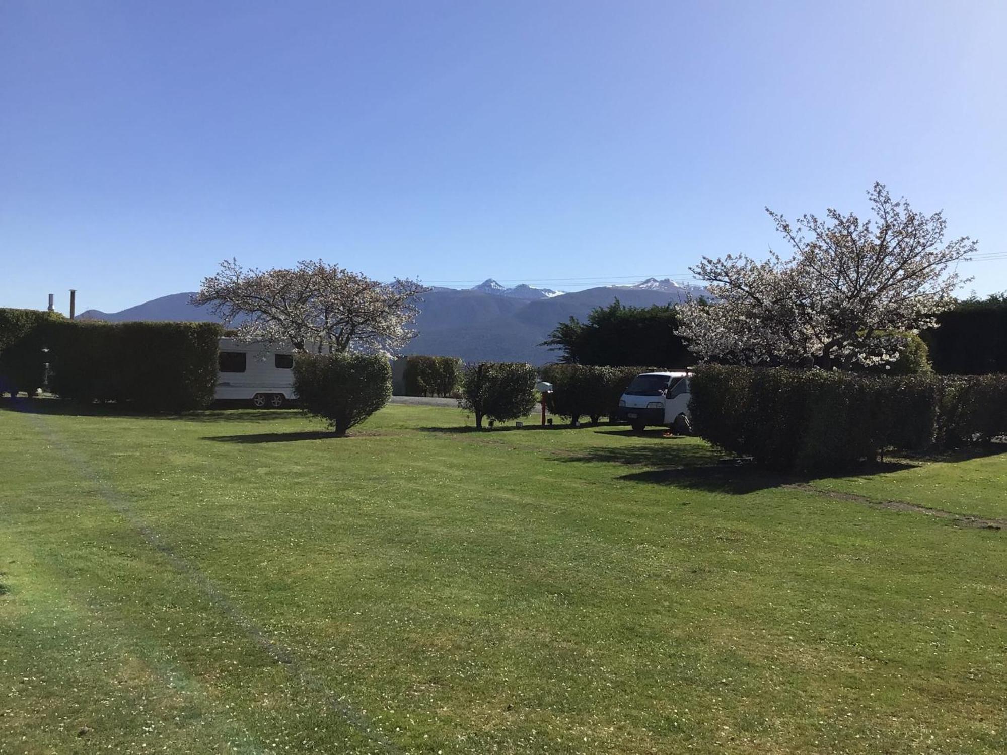 Fiordland Great Views Holiday Park Те-Анау Екстер'єр фото