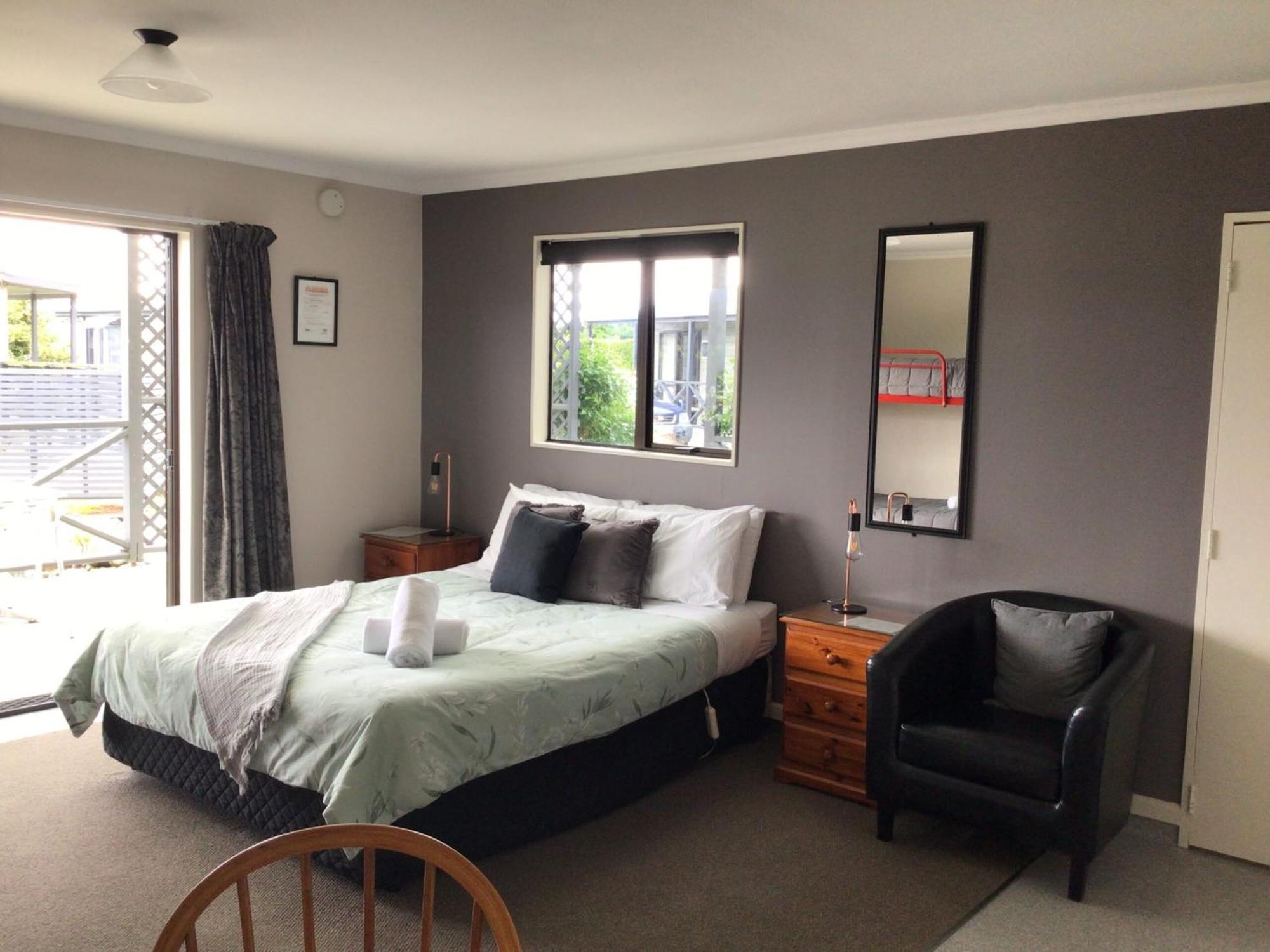 Fiordland Great Views Holiday Park Те-Анау Екстер'єр фото