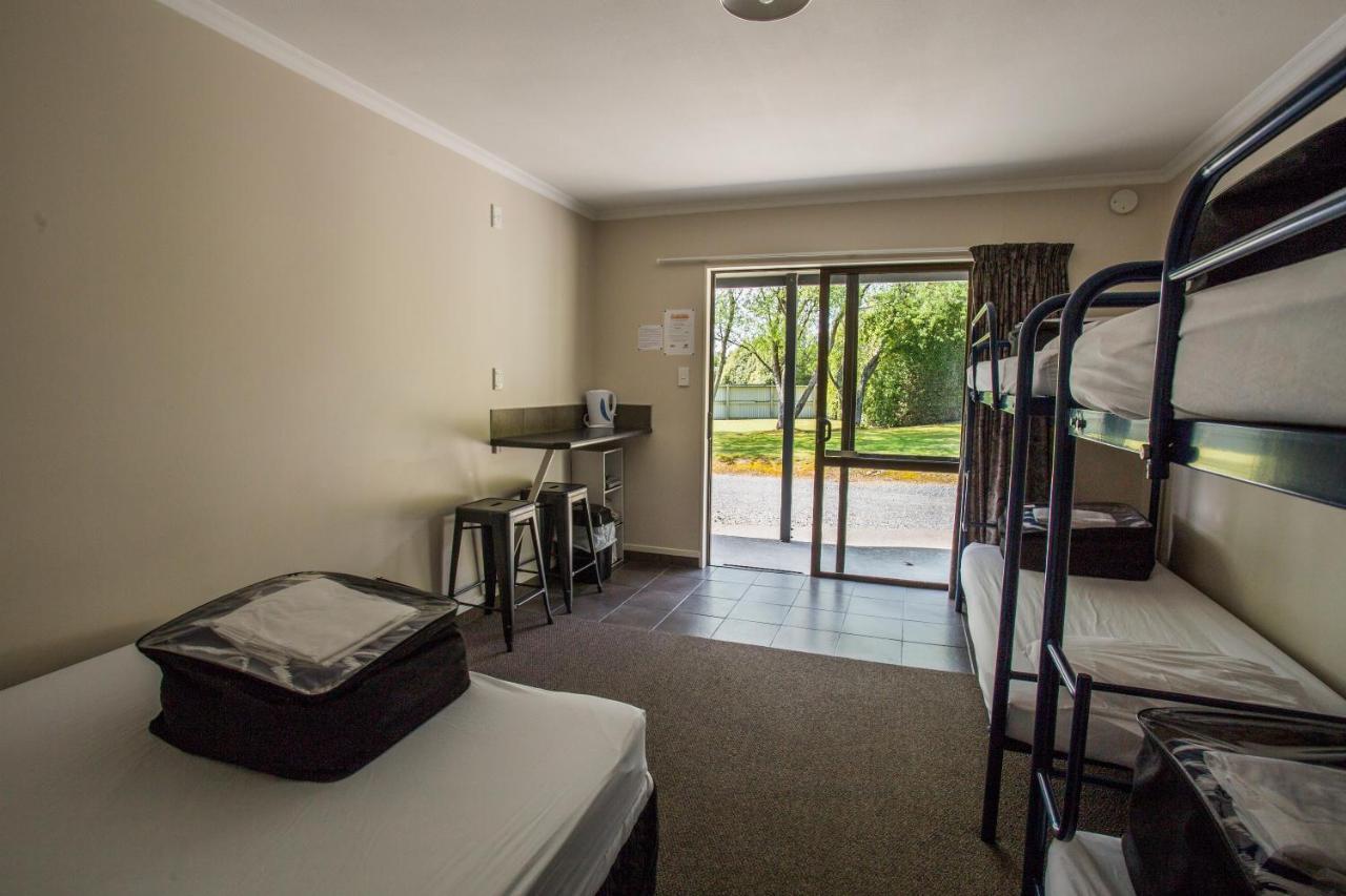 Fiordland Great Views Holiday Park Те-Анау Екстер'єр фото